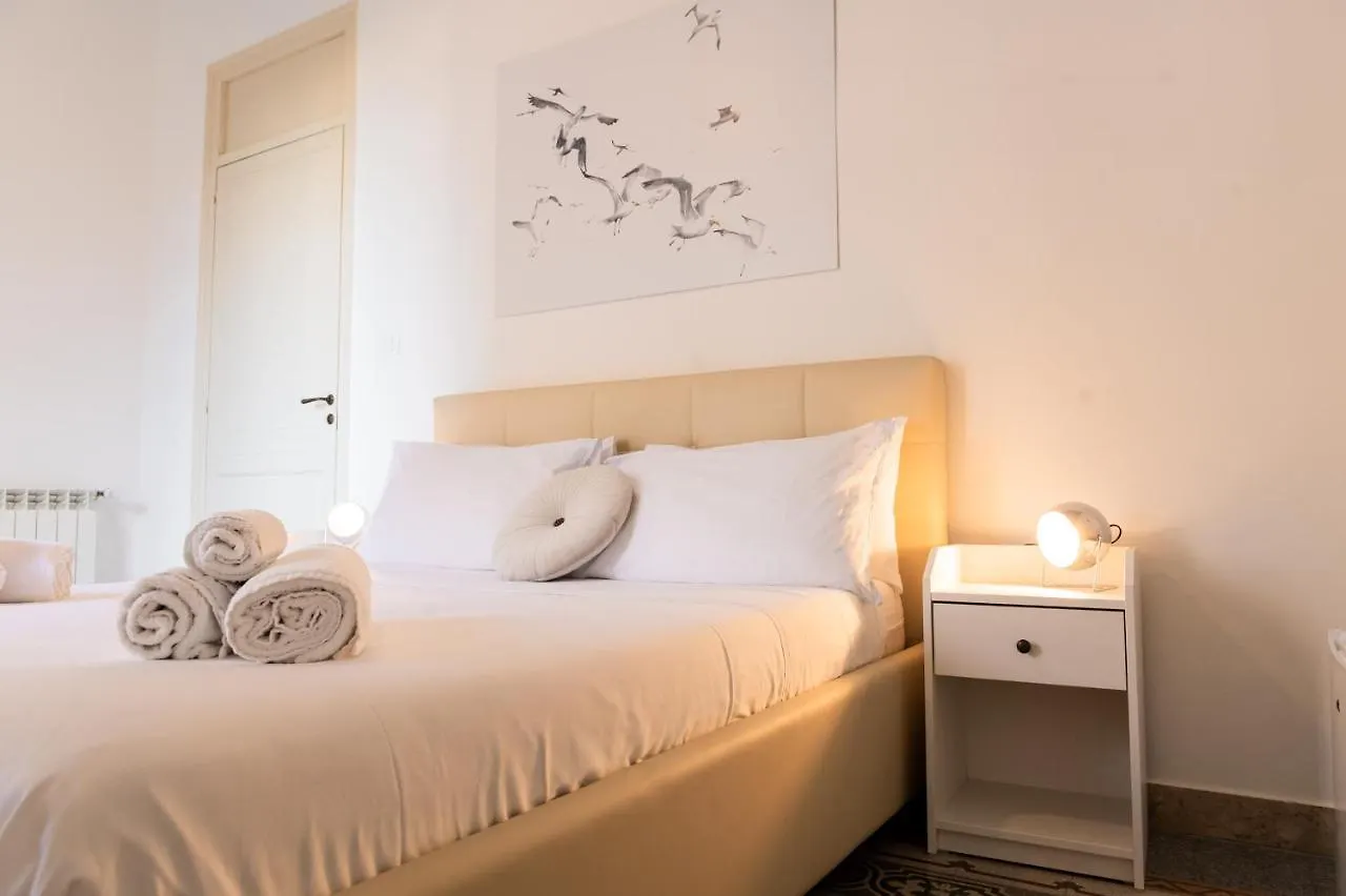 Ausa Suites Palermo 0*,